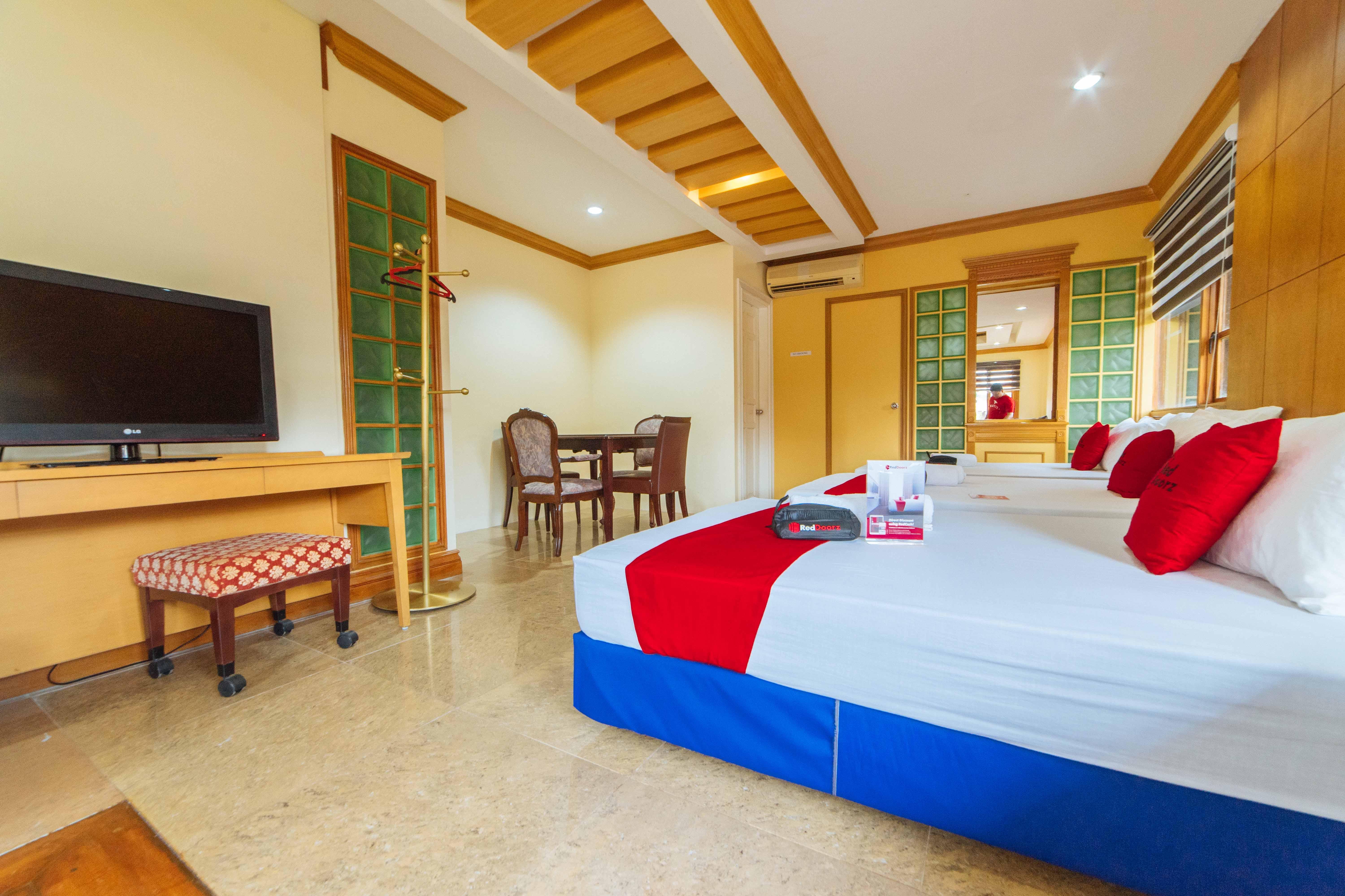 RedDoorz Plus @ Starhomes Olivianville Tarlac City Exterior foto