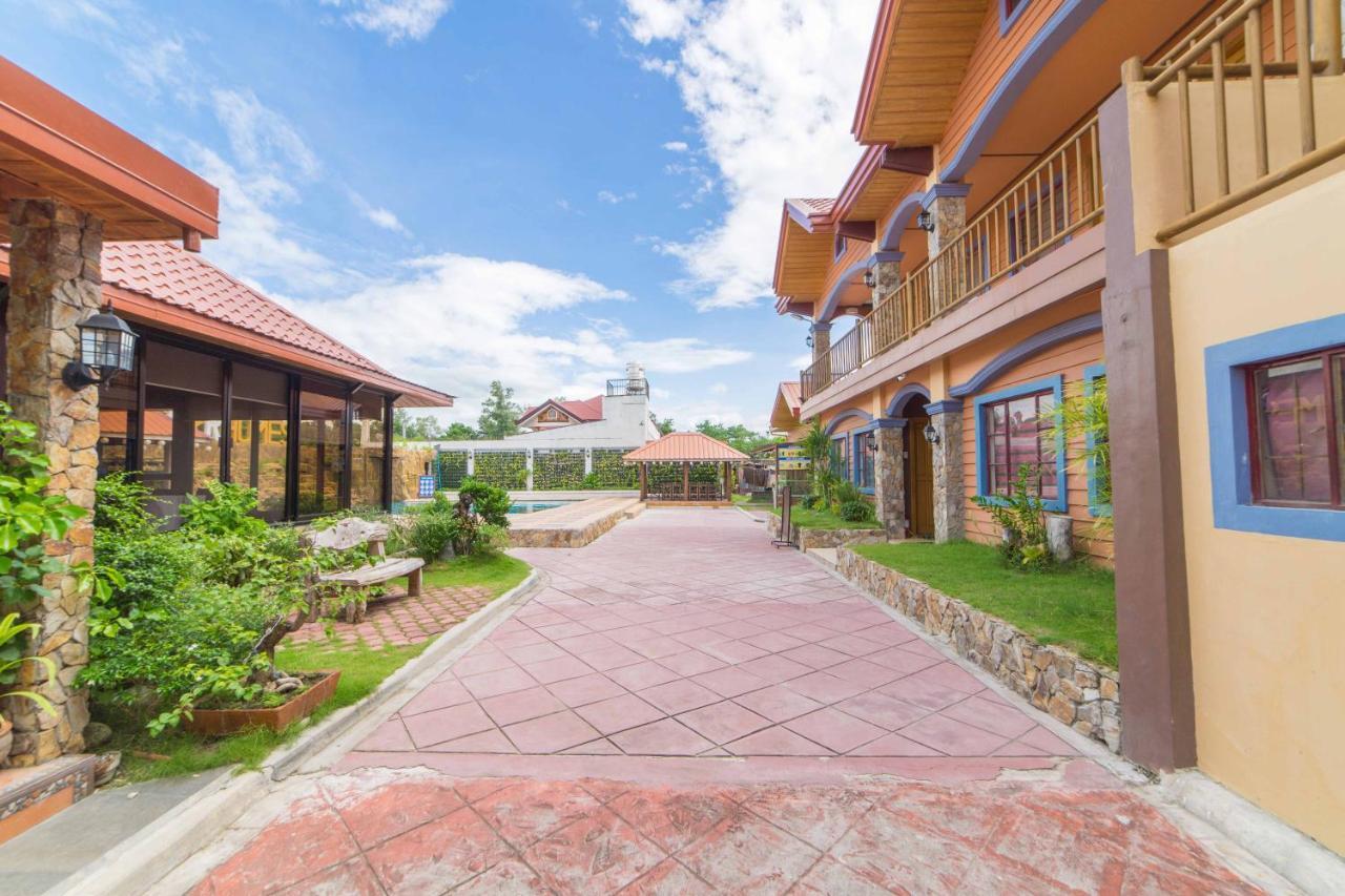 RedDoorz Plus @ Starhomes Olivianville Tarlac City Exterior foto