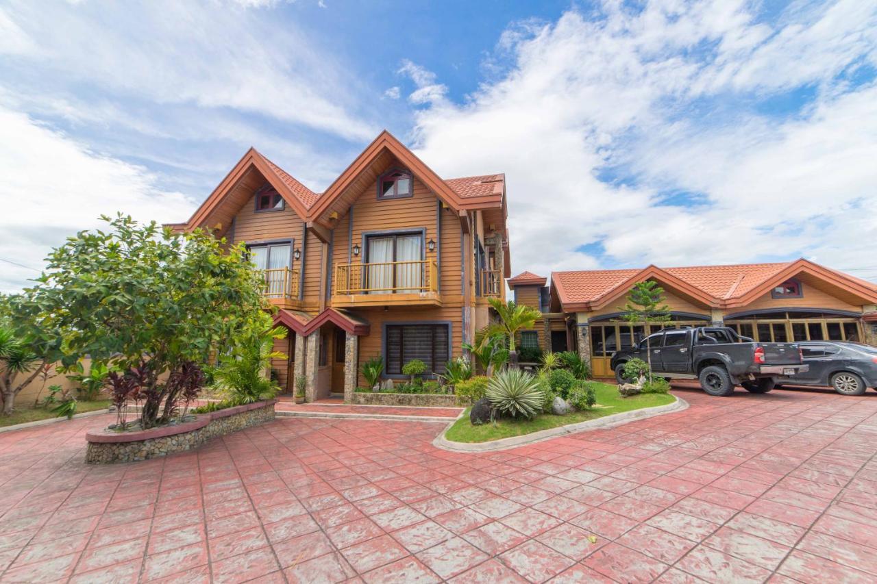 RedDoorz Plus @ Starhomes Olivianville Tarlac City Exterior foto